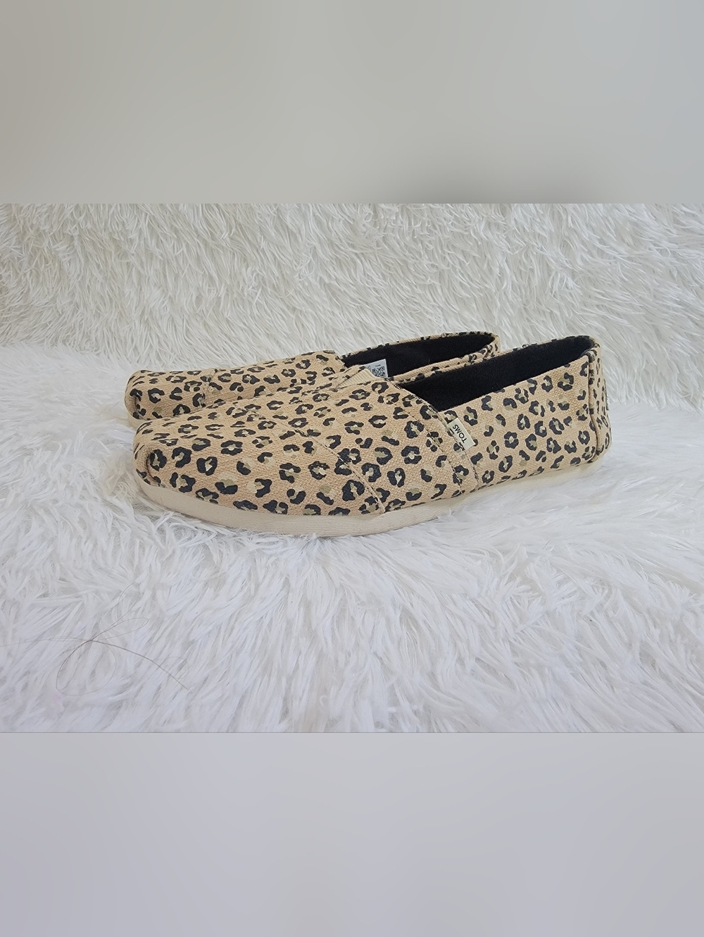 Toms Leopard Print Slip-On Flats in Tan and Black Size 9